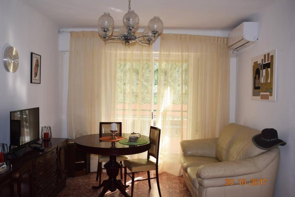 Apartamento En El Centro De Alicante Kültér fotó